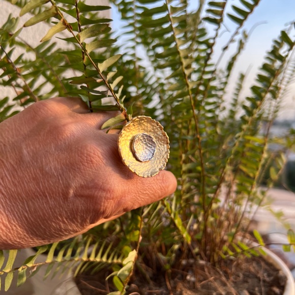 Ring - Picture 3 of 4